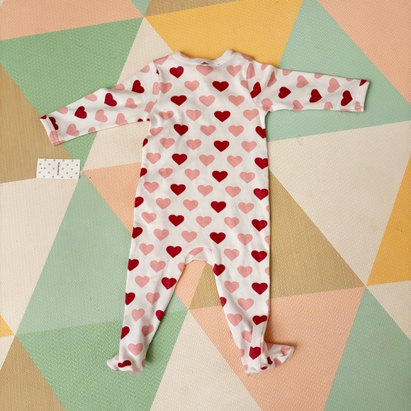 NWT Nordstrom Hearts Onesie Footie Button Up 6 months - Picture 9 of 10